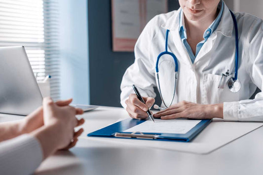 Taie d’oreiller en soie : pourquoi de plus en plus de dermatologues la recommandent pour la peau
